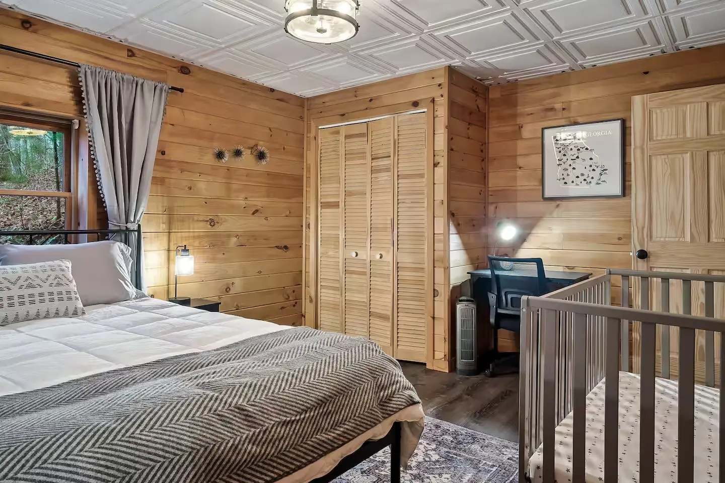 Ground level bed